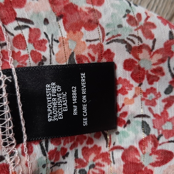 Torrid pink floral crinkle chiffon smocked blouse, size 6X, NWT - Picture 11 of 12